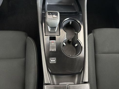Used 2023 Nissan Rogue S FWD image 20