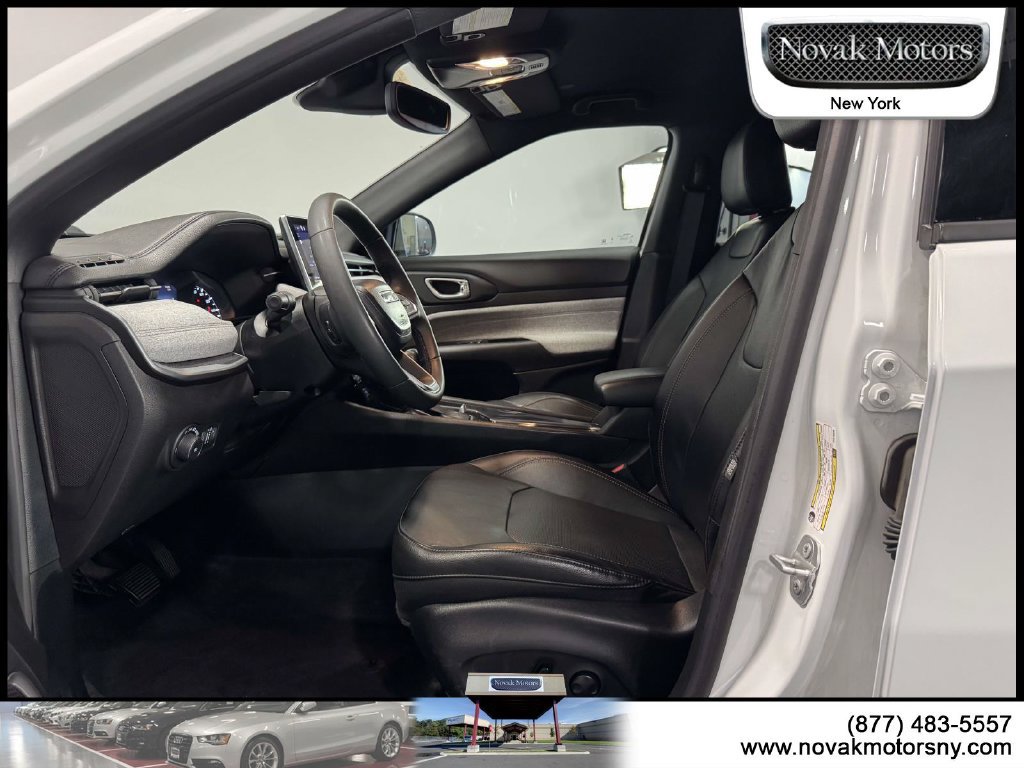 Used 2023 Jeep Compass Latitude AWD/4WD image 16
