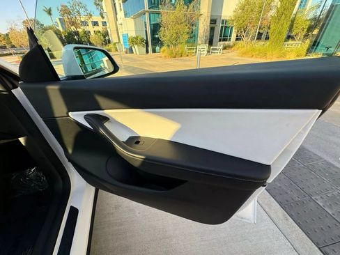 Used 2023 Tesla Model Y Long Range AWD/4WD image 27