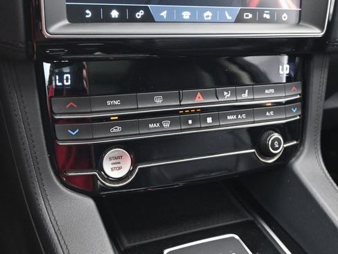 Used 2020 Jaguar F-PACE Prestige AWD/4WD image 14