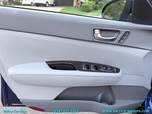 Used 2016 Kia Optima EX FWD image 25