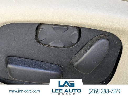 Used 2013 Lincoln MKS image 17