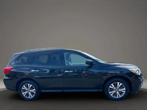 Used 2018 Nissan Pathfinder SV FWD image 4