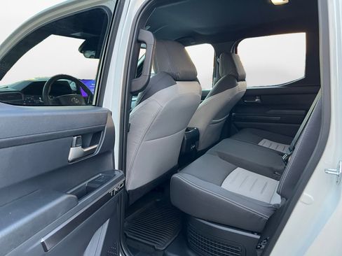 Used 2025 Toyota Tacoma TRD Off-Road image 15