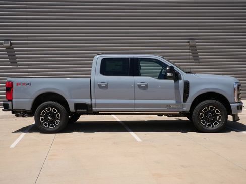 New 2026 Ford F250 Platinum w/ FX4 Off-Road Package AWD/4WD image 2