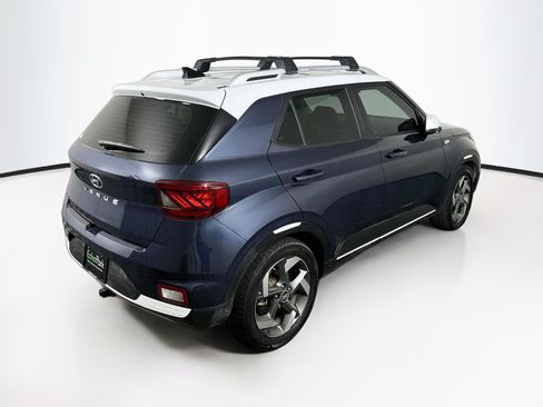 Used 2021 Hyundai Venue FWD image 9