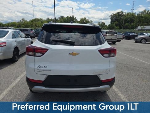 Used 2023 Chevrolet TrailBlazer LT w/ Convenience Package AWD/4WD image 3