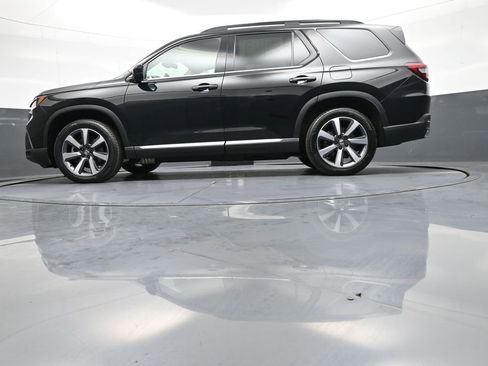 Certified 2024 Honda Pilot Touring image 35
