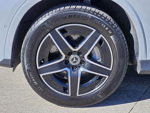 Certified 2025 Mercedes-Benz GLC 300 image 11