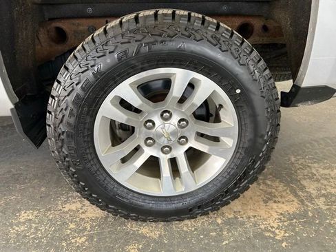 Used 2018 Chevrolet Silverado 1500 LT w/ All Star Edition AWD/4WD image 10