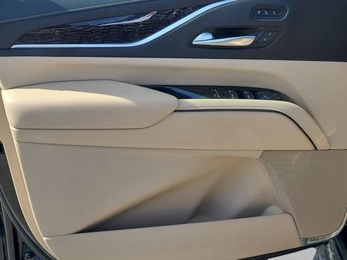 Used 2023 Cadillac Escalade ESV Premium Luxury RWD image 23