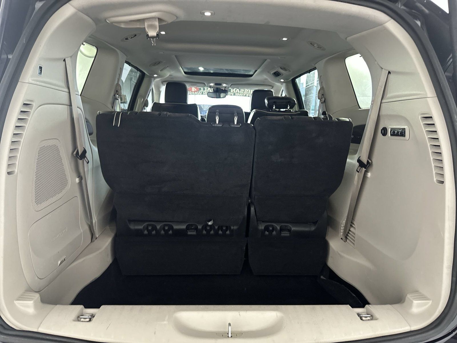 Used 2022 Chrysler Pacifica Limited FWD image 23