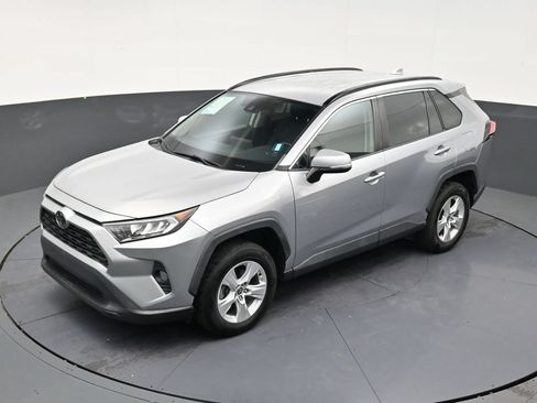 Used 2021 Toyota RAV4 XLE FWD image 12