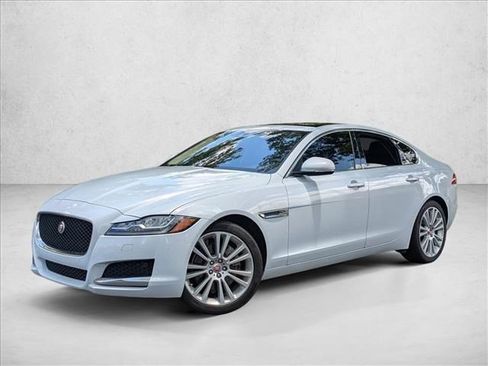 Used 2020 Jaguar XF Premium RWD image 1