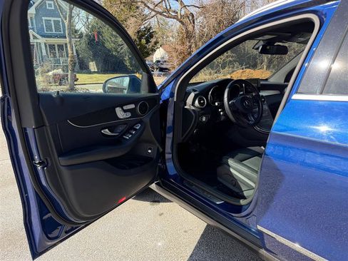 Used 2018 Mercedes-Benz GLC 300 4MATIC image 20