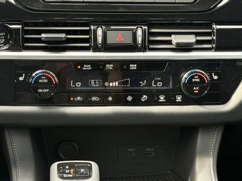 New 2025 Nissan Pathfinder SV image 28