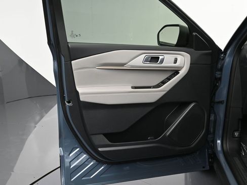 New 2026 Ford Explorer Active w/ Active Comfort Package image 11