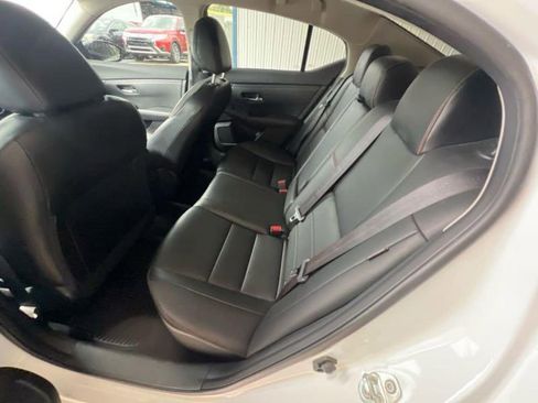 Used 2020 Nissan Sentra SR w/ Premium Package FWD image 10