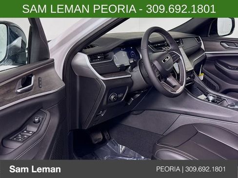 New 2025 Jeep Grand Cherokee L Limited w/ Black Appearance Package image 18