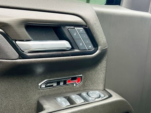 Used 2025 GMC Sierra 1500 AT4 w/ AT4 Premium Package image 11