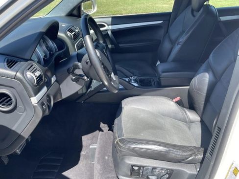 Used 2009 Porsche Cayenne GTS image 13