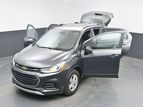 Used 2017 Chevrolet Trax LT w/ LT Convenience Package FWD image 48