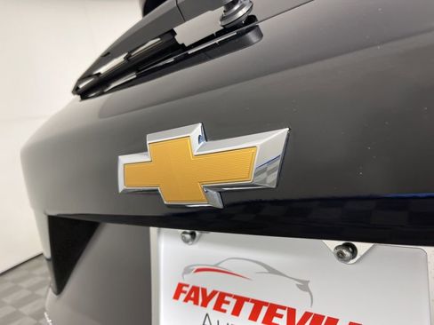 Certified 2025 Chevrolet Trax LT image 11