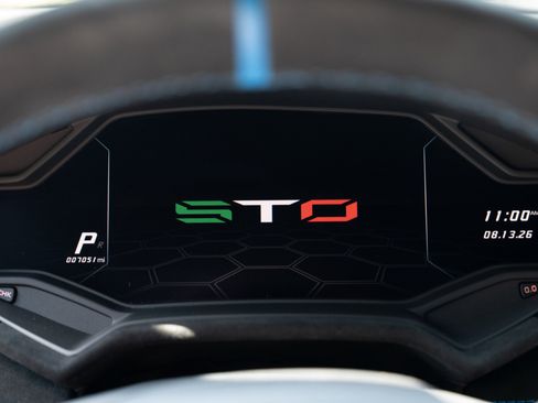 Used 2021 Lamborghini Huracan STO RWD image 20