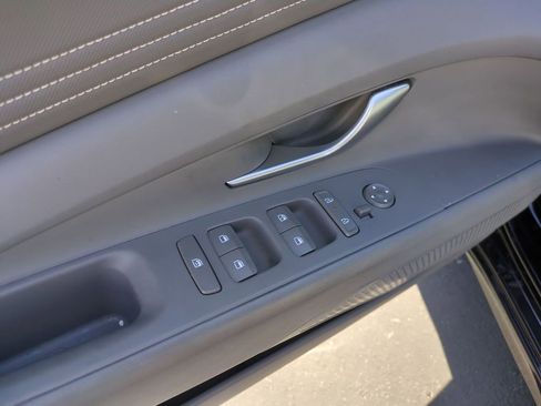 Used 2025 Hyundai Elantra SEL FWD image 13