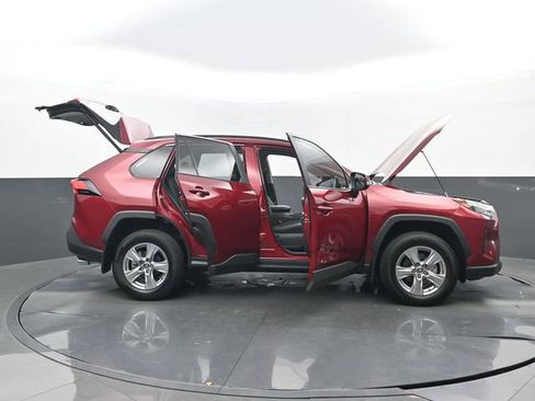 Used 2025 Toyota RAV4 XLE w/ Convenience Package image 32