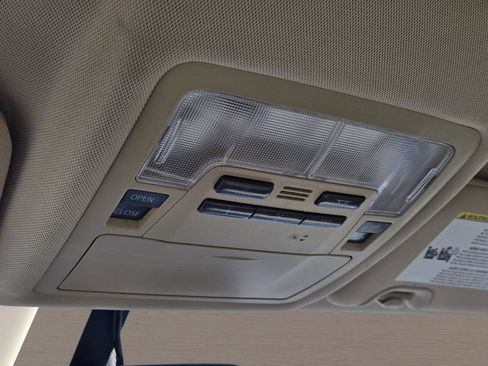 Used 2015 Toyota Highlander XLE FWD image 31