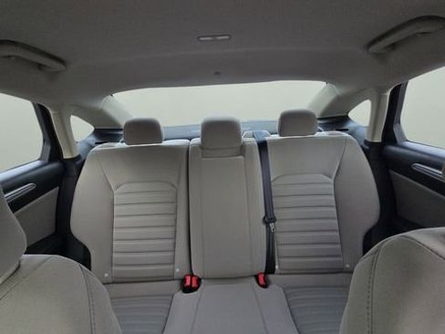 Used 2018 Ford Fusion S image 16