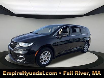 Used 2023 Chrysler Pacifica Touring-L