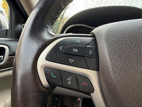 Used 2016 Jeep Grand Cherokee Overland w/ Advanced Technology Group image 25