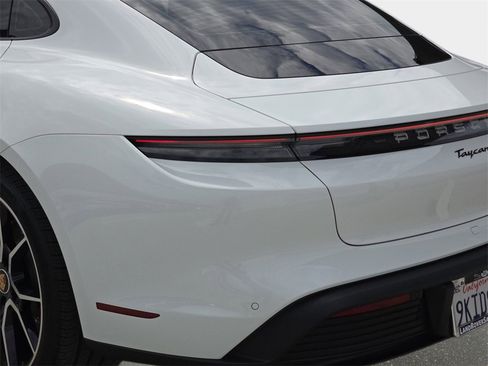 Used 2023 Porsche Taycan image 37
