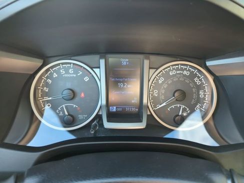 Used 2017 Toyota Tacoma SR5 w/ Tow Package image 35