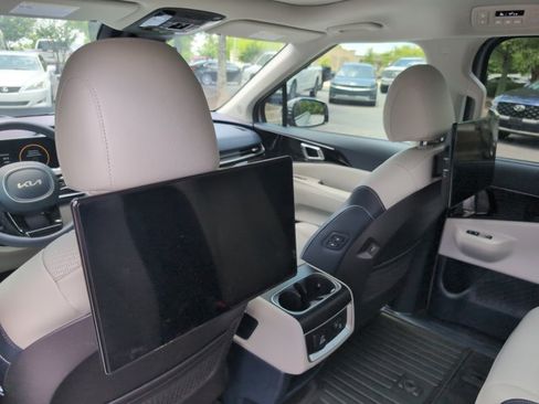Used 2025 Kia Carnival SX Prestige FWD image 18