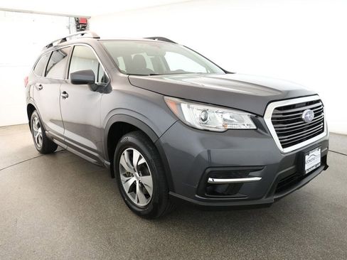 Used 2019 Subaru Ascent Premium image 3