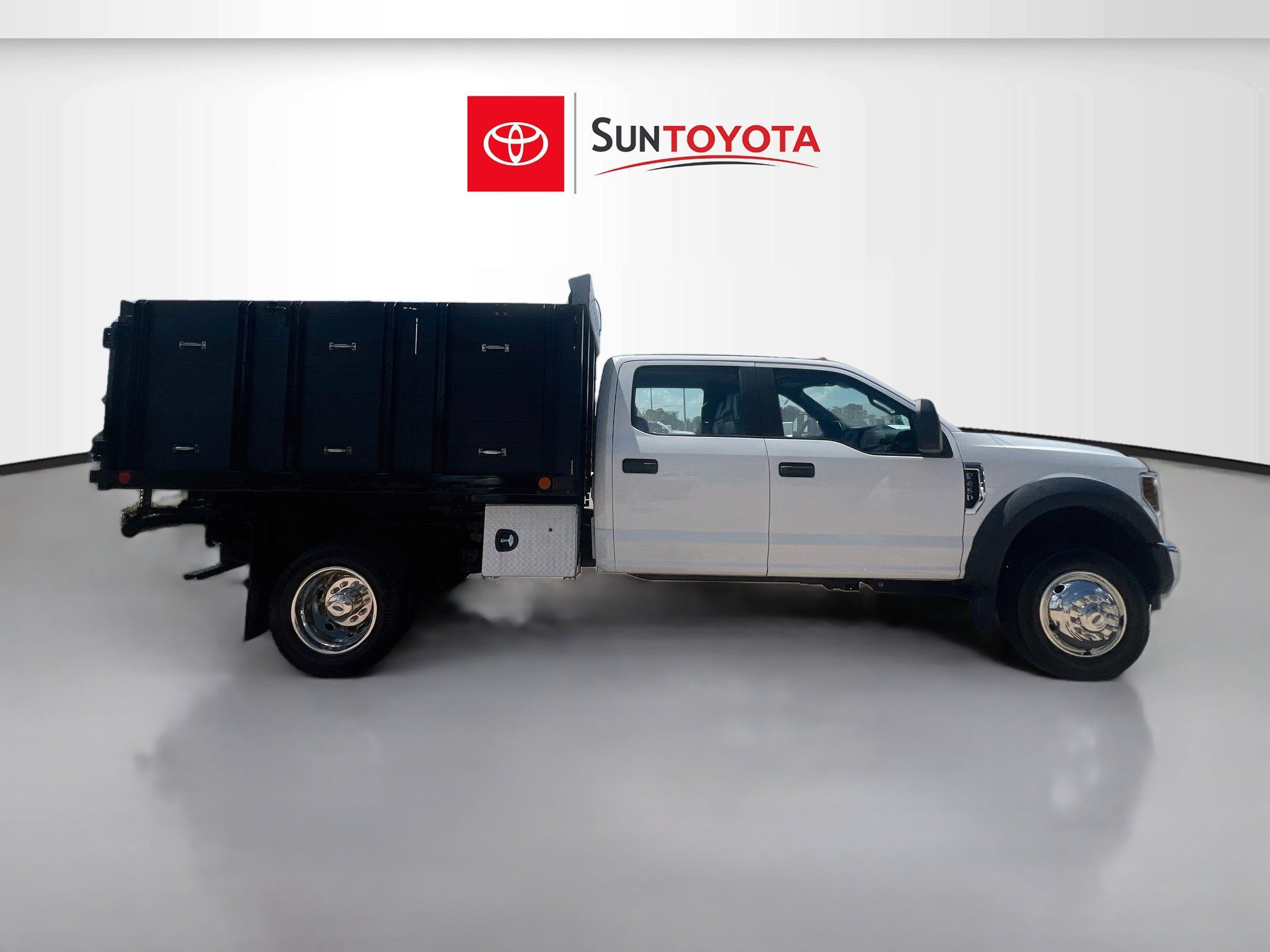 Used 2019 Ford F450 XL w/ XL Value Package RWD image 2