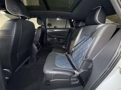 Used 2024 Volkswagen Atlas Cross Sport SEL Premium R-Line image 18