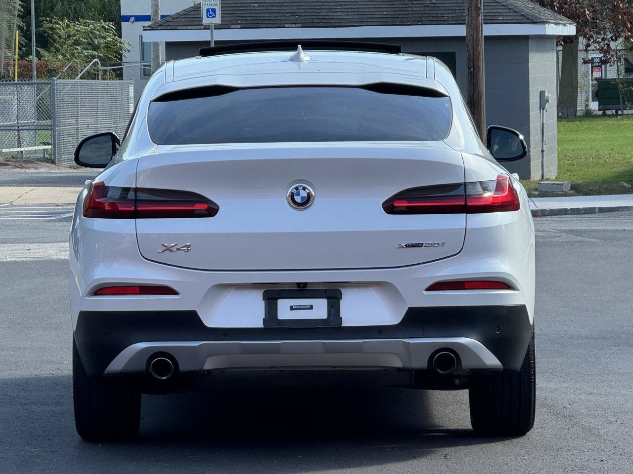 Used 2021 BMW X4 xDrive30i w/ Premium Package AWD/4WD image 5