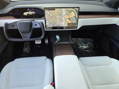 Used 2023 Tesla Model X AWD/4WD image 18