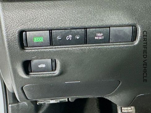 Certified 2024 Nissan Sentra SR FWD image 12