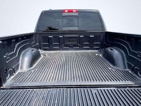 Used 2019 RAM 1500 Classic SLT AWD/4WD image 23