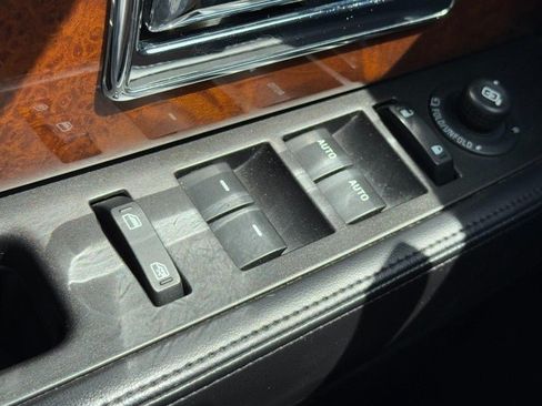 Used 2015 Lincoln Navigator 4WD image 23