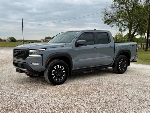 Used 2022 Nissan Frontier PRO-4X w/ Technology Package image 2