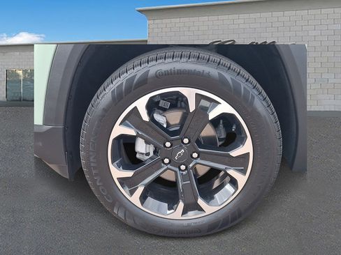 Used 2025 Chevrolet Equinox LT AWD/4WD image 7