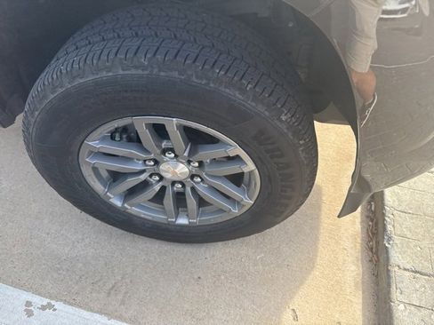 Used 2024 Chevrolet Colorado LT w/ LT Convenience Package II image 6