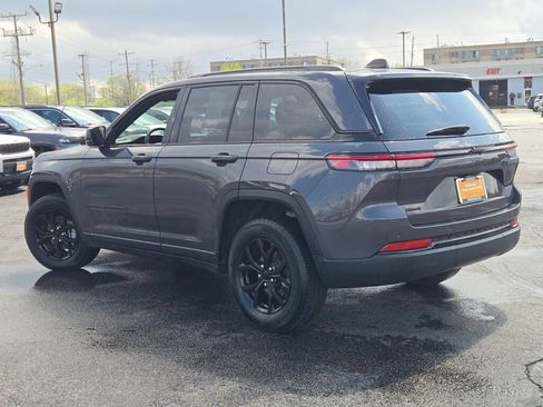 Used 2024 Jeep Grand Cherokee Altitude AWD/4WD image 16