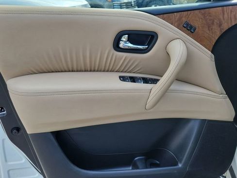 Used 2023 Nissan Armada SL w/ Captain's Chairs Package image 18